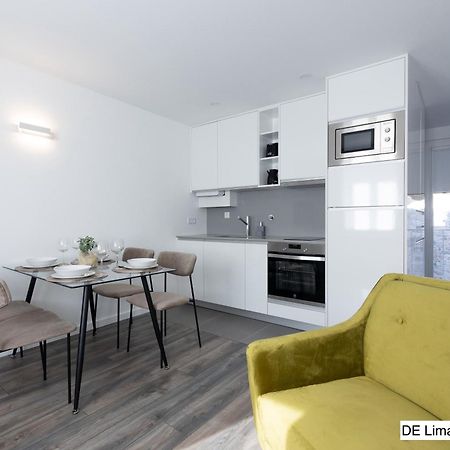 Dona Emilia Guest House & Studio Apartment Building เวียนา โด กัสเตโล ภายนอก รูปภาพ