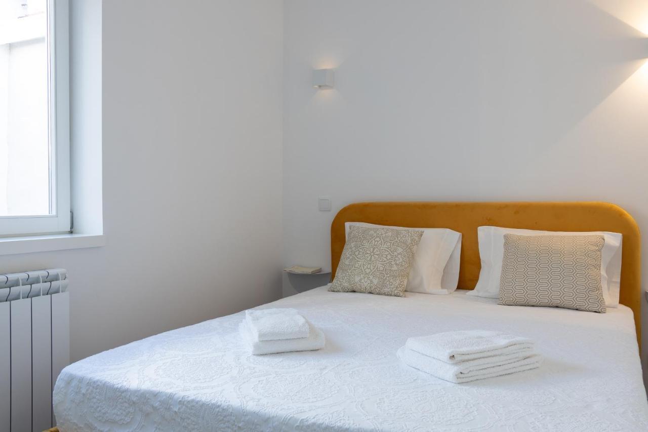 Dona Emilia Guest House & Studio Apartment Building เวียนา โด กัสเตโล ภายนอก รูปภาพ