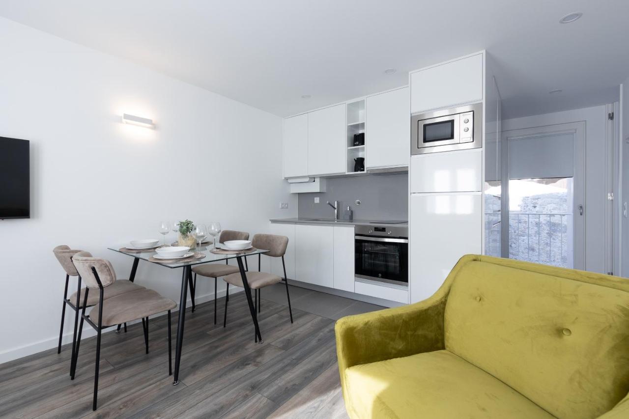 Dona Emilia Guest House & Studio Apartment Building เวียนา โด กัสเตโล ภายนอก รูปภาพ