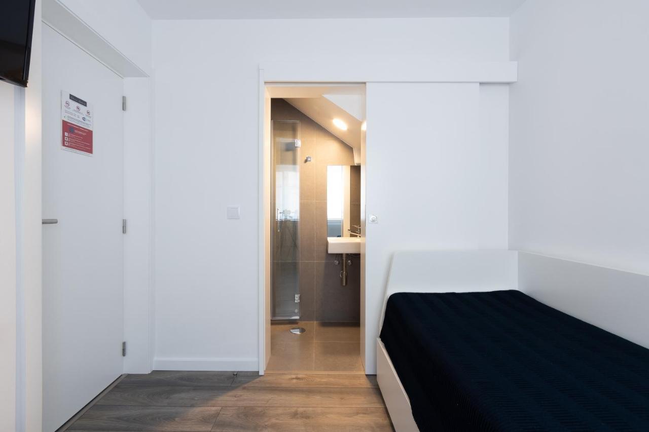 Dona Emilia Guest House & Studio Apartment Building เวียนา โด กัสเตโล ภายนอก รูปภาพ