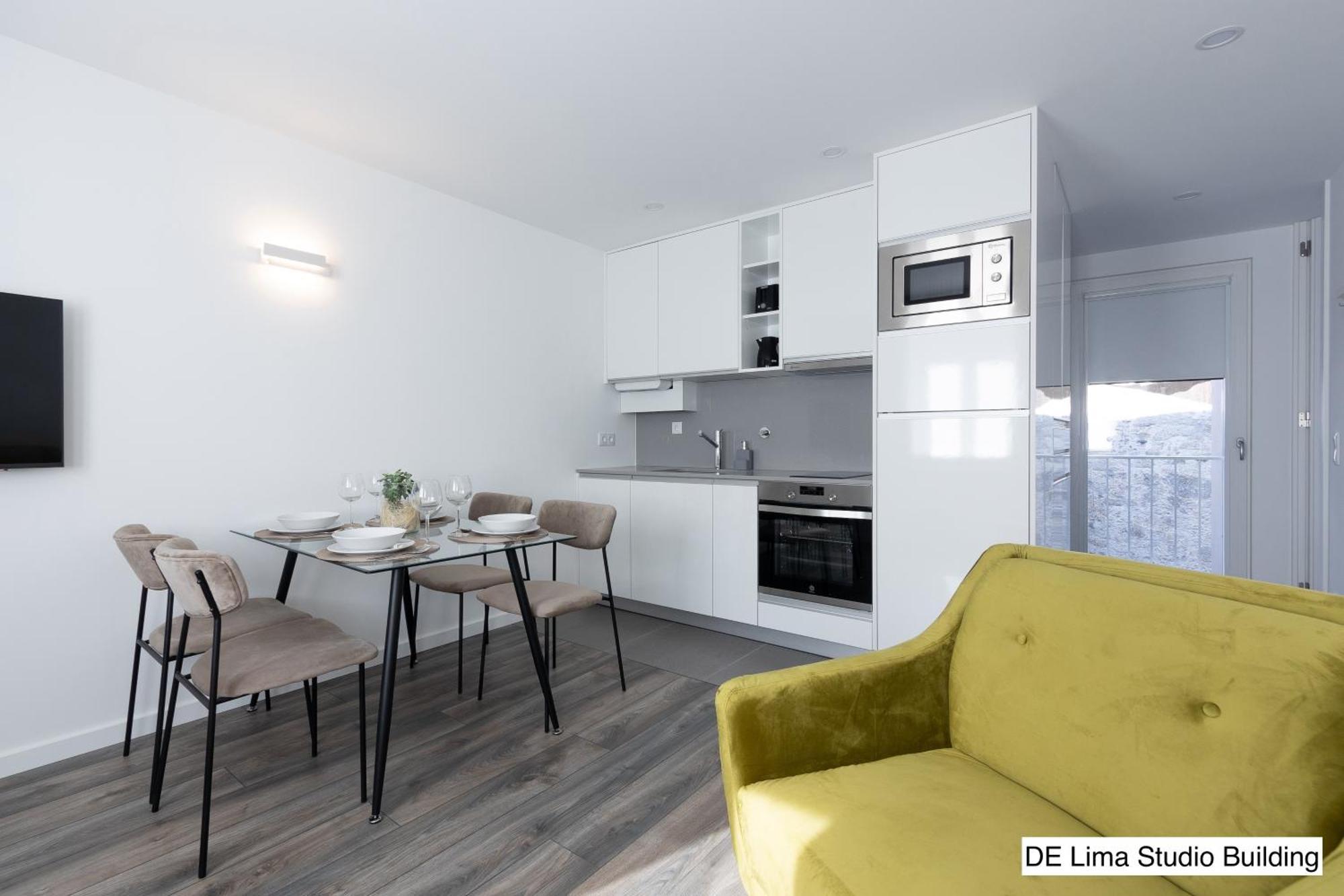 Dona Emilia Guest House & Studio Apartment Building เวียนา โด กัสเตโล ภายนอก รูปภาพ